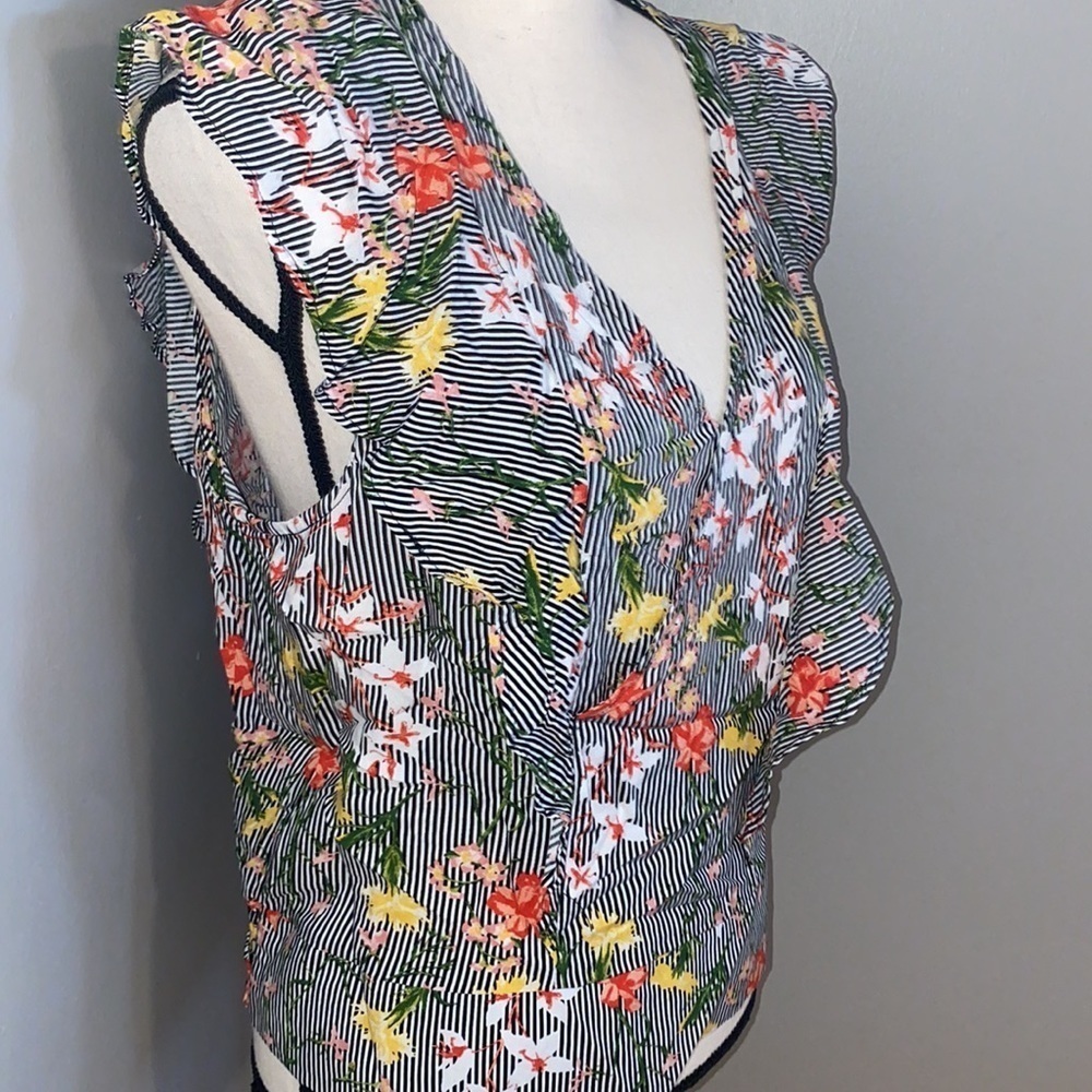 Floral Ruffle Blouse - Picture 4 of 7